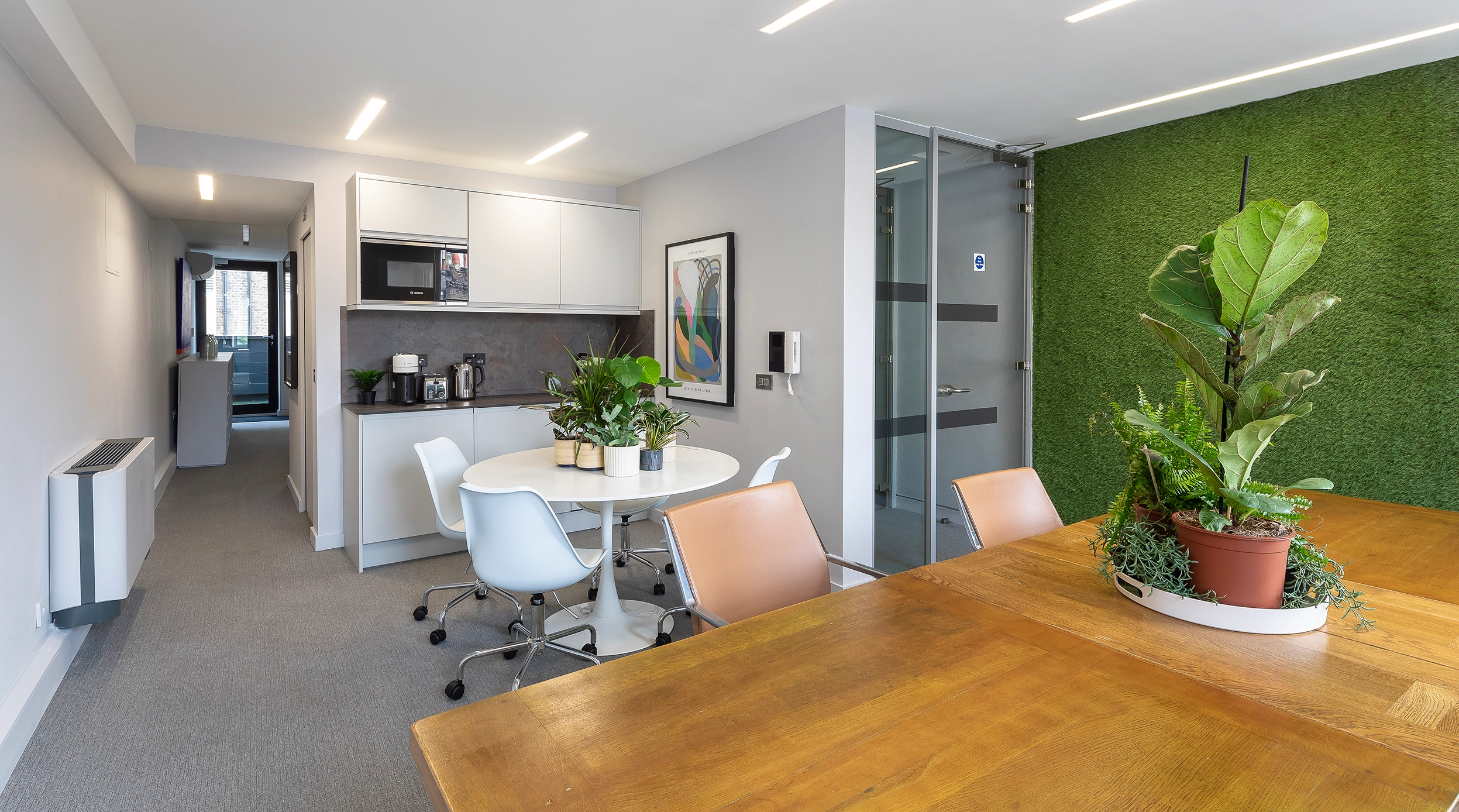 Kitchen & breakout space