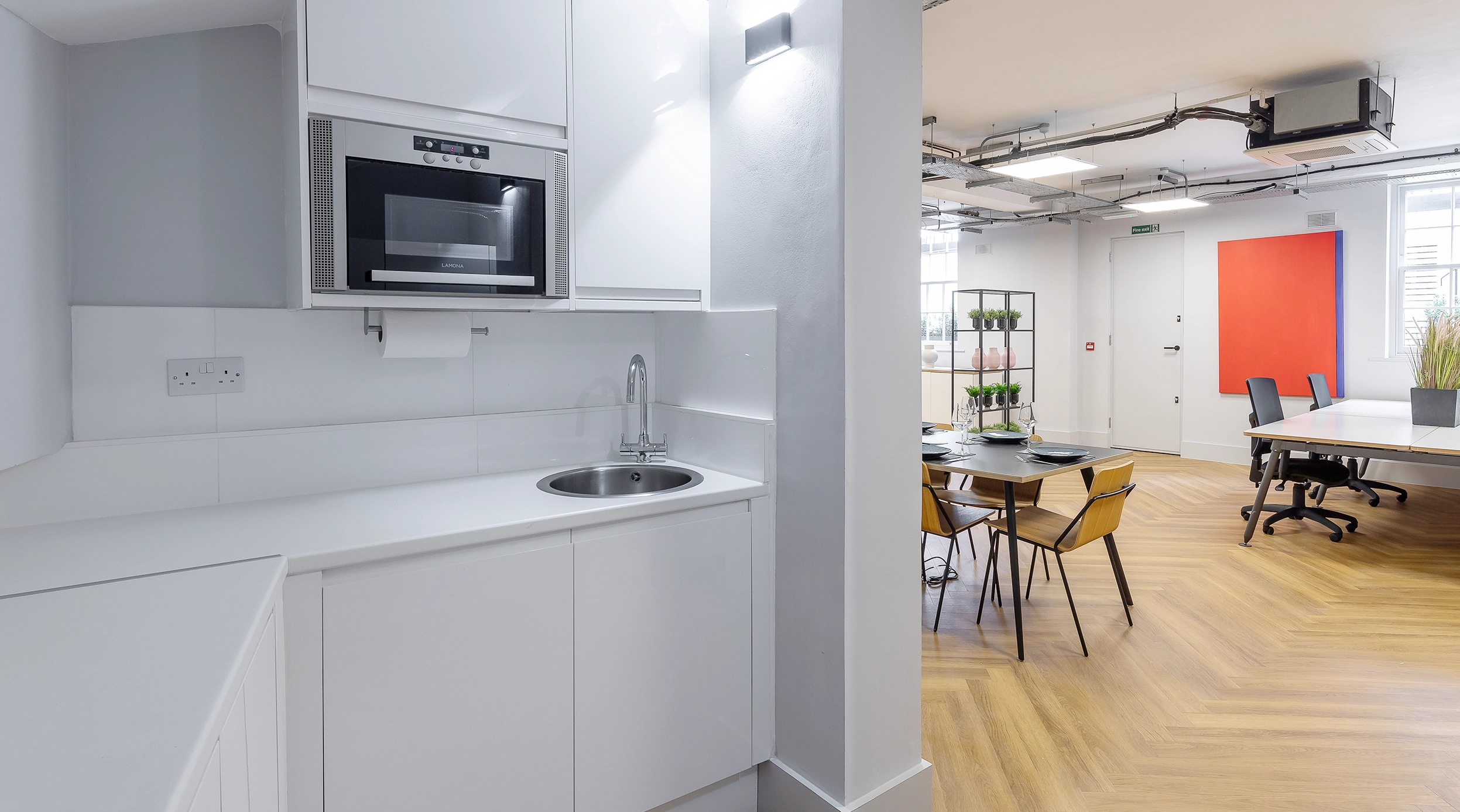 Kitchen & workspace