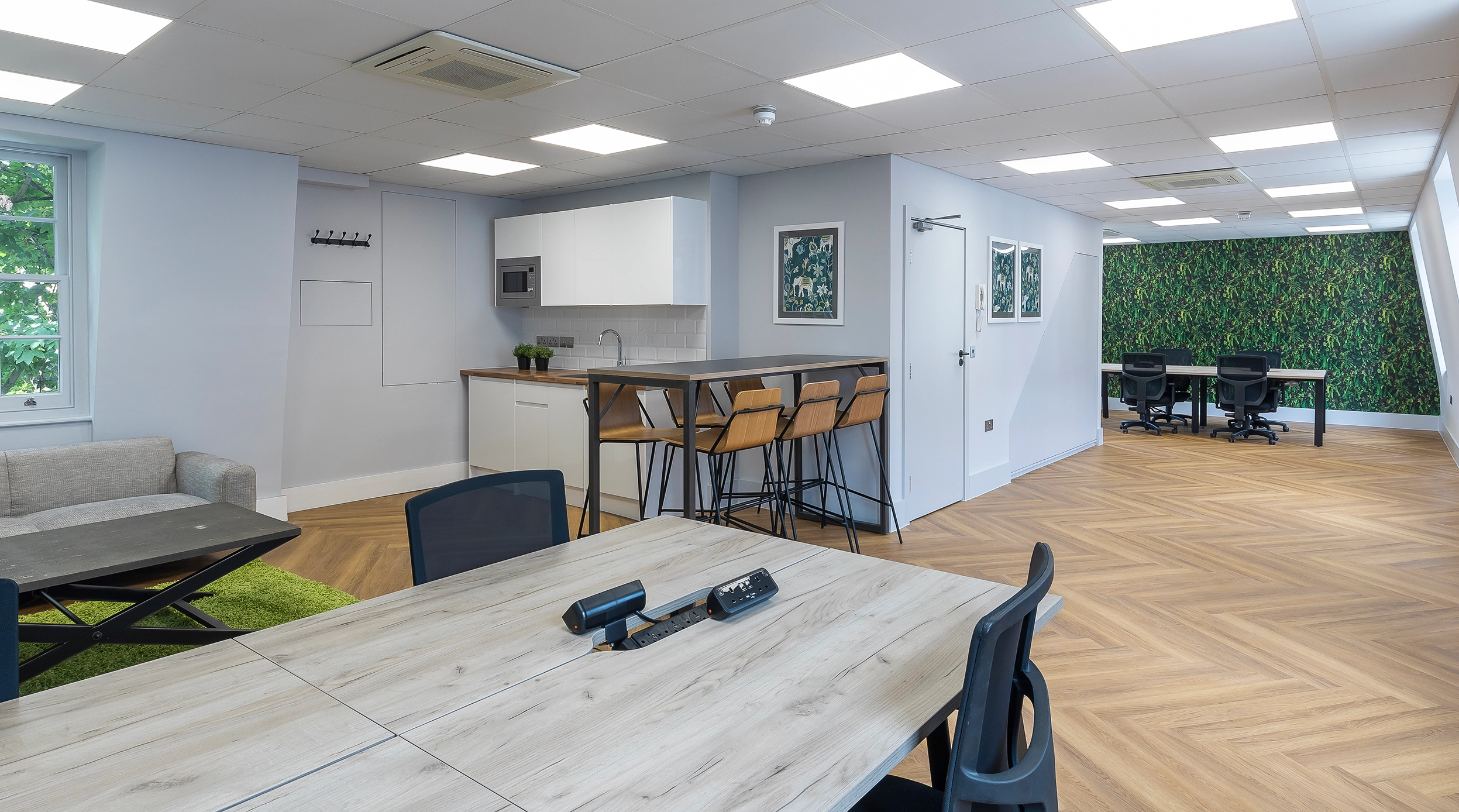Kitchen & workspace